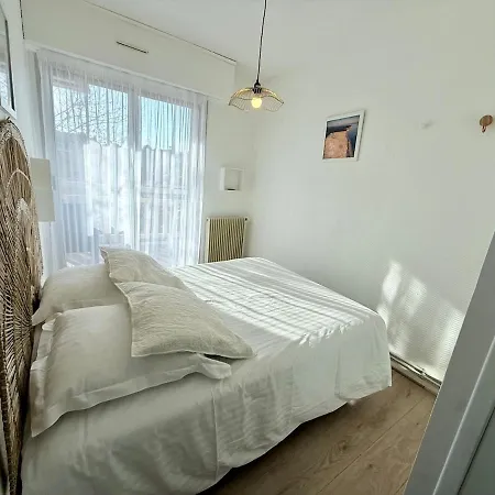 アパート Charming Facing Train Station *