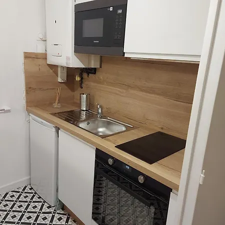 アパート Charming Facing Train Station *