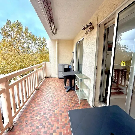 アパート Charming Facing Train Station アルカション